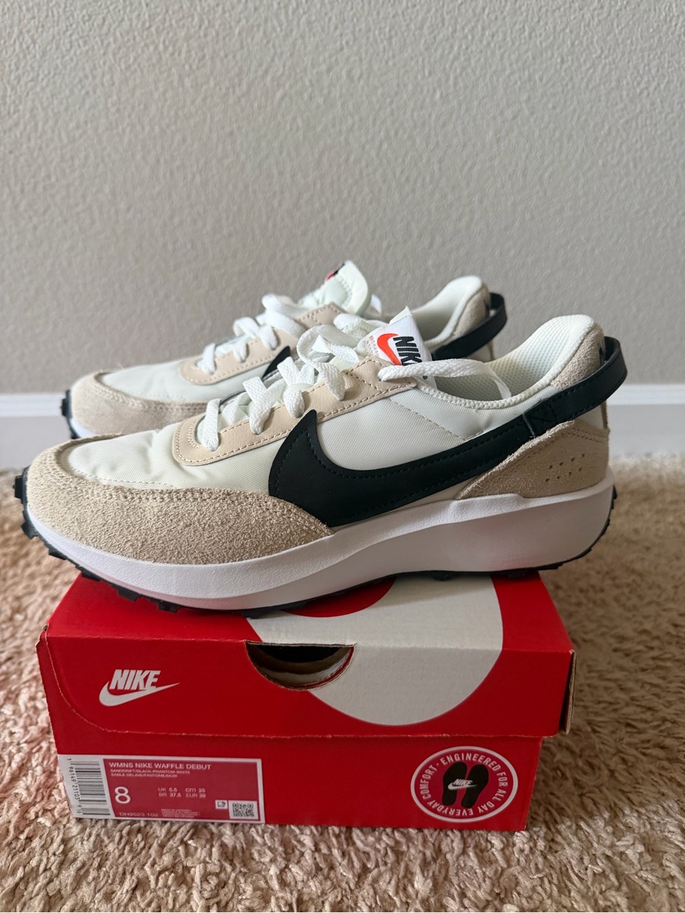 Nike Women's Cream and Black Waffle-Style Running Sneaker